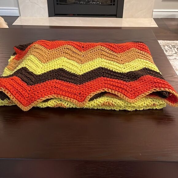 Vintage 60s Orange, Brown and Yellow Retro Throw Blanket w Zig Zag Pattern - Picture 2 of 4